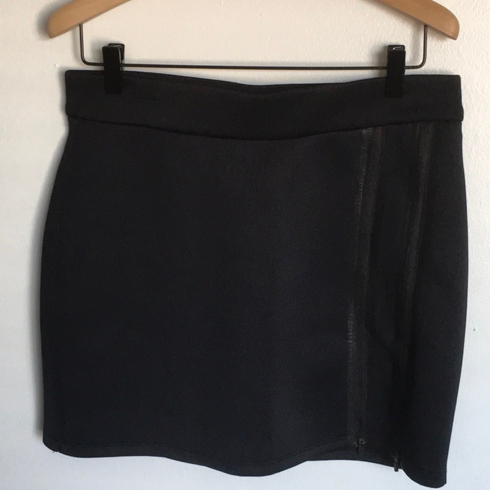 Fabletics NEW Black Mini Skirt size M, NWT 105